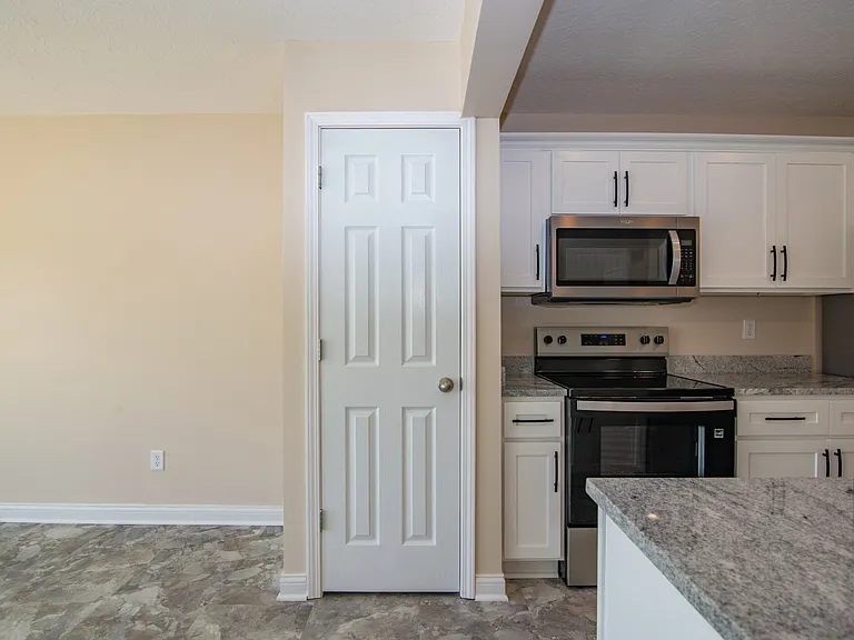 203 Dixon Cir — Photo 17