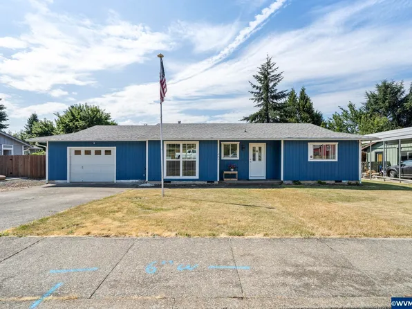 631 NE 5th St, Willamina, OR 97396