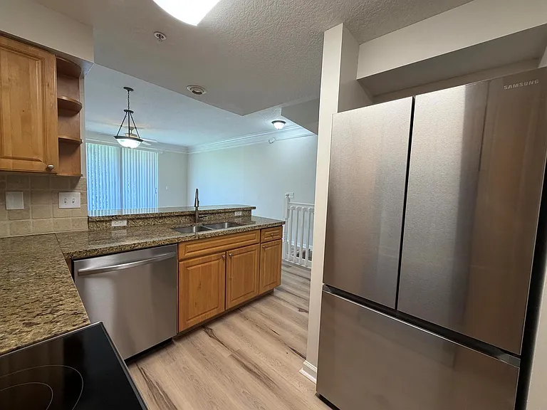 2052 Alta Meadows Ln #2205 — Photo 10
