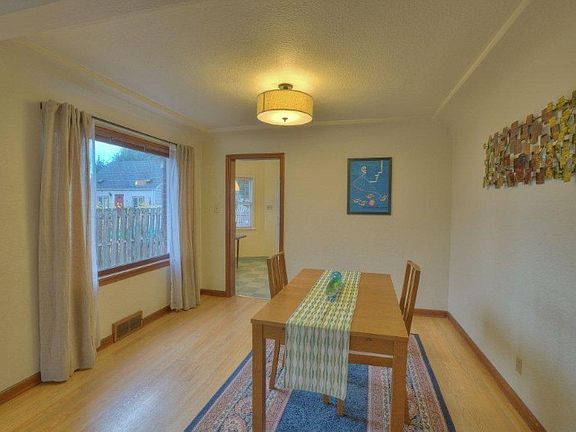 Dining room with flexible space for large crowds or intimate dining.