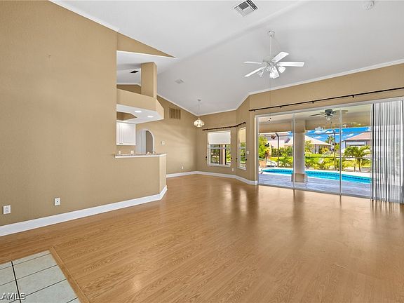 4th image of 2712 SW 17th Ave