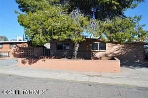 1st image of 2762 W Vermont St