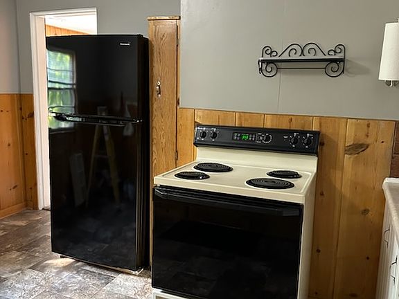 Kitchen Fridge-Stove