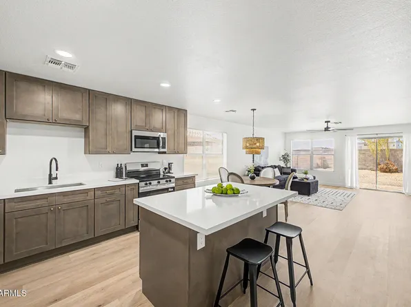 9106 N 80th Lane, Peoria, AZ 85345