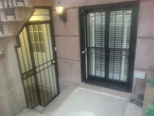 Rented by M.Woods & Associates | media 4