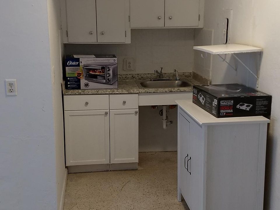 2nd image of 901 SW 5th Ave APT 6