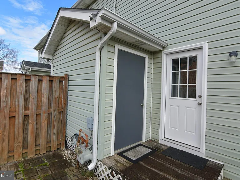 311 Willowbrook Ct — Photo 9