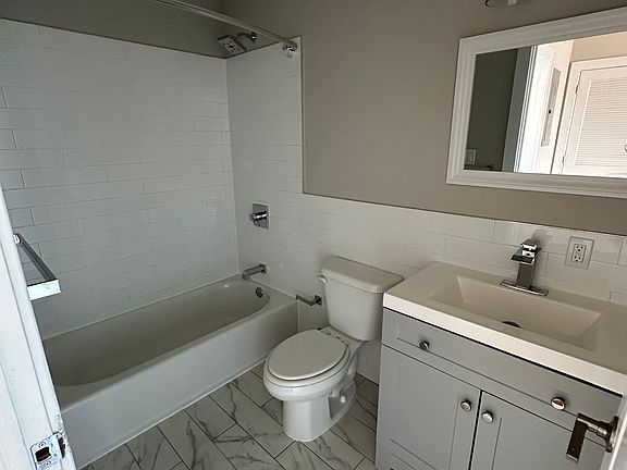 3rd image of 3331 Tulip St #C