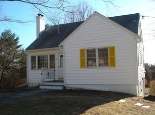 7 Short Hill Dr, Poughkeepsie, NY 12603