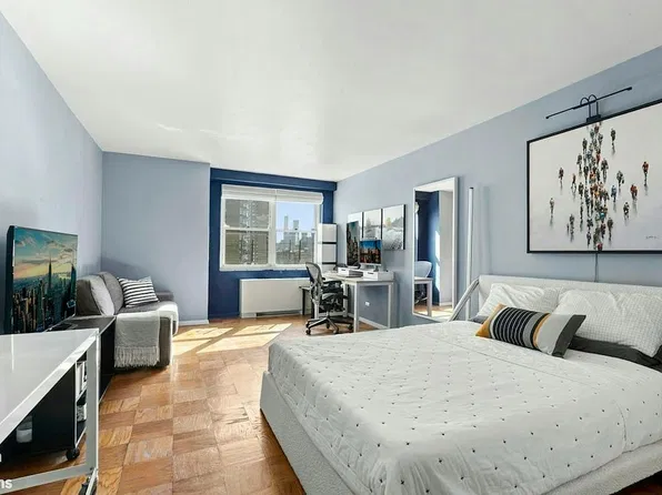165 W 66th St APT 20F, Manhattan, NY 10023
