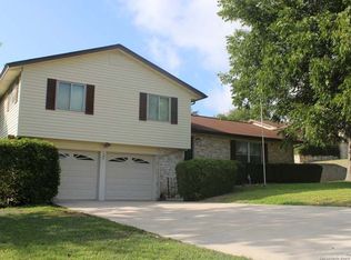406 Greycliff Dr, Live Oak, TX 78233