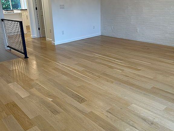 4th image of 25 Meredith Ct