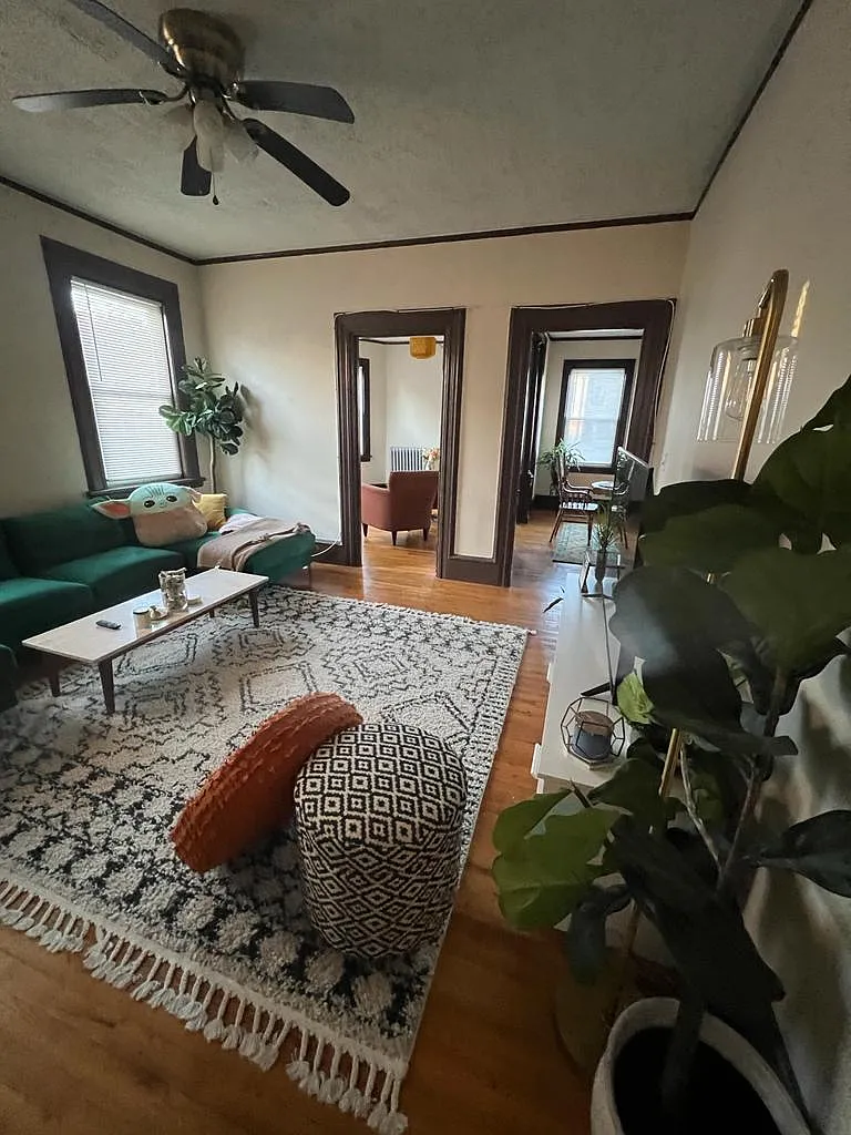 4 bed, 1750 sqft, $2,999 — Photo 1