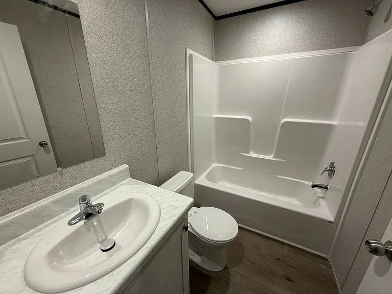 204 Lakeside Garden Cir #204 — Photo 18