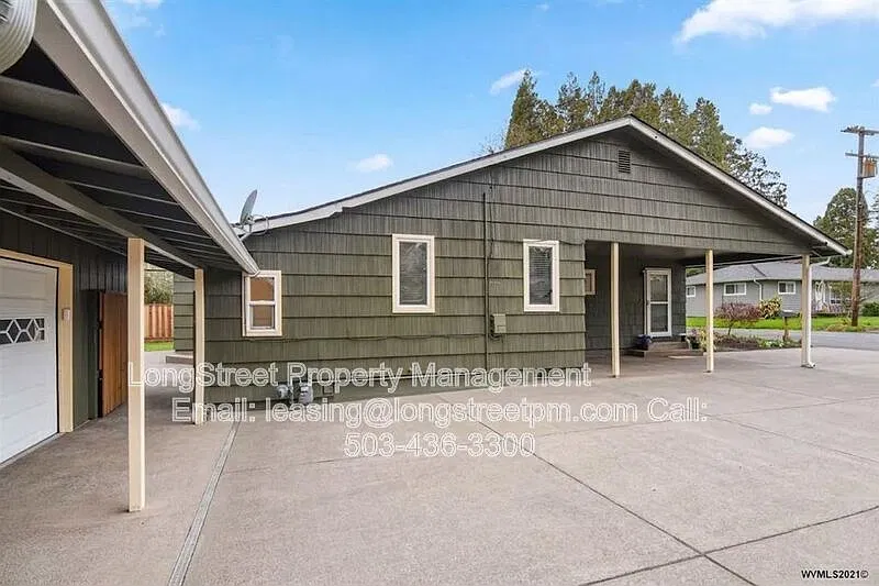 3 bed, 1.5 bath, 1432 sqft, $2,795 — Photo 4