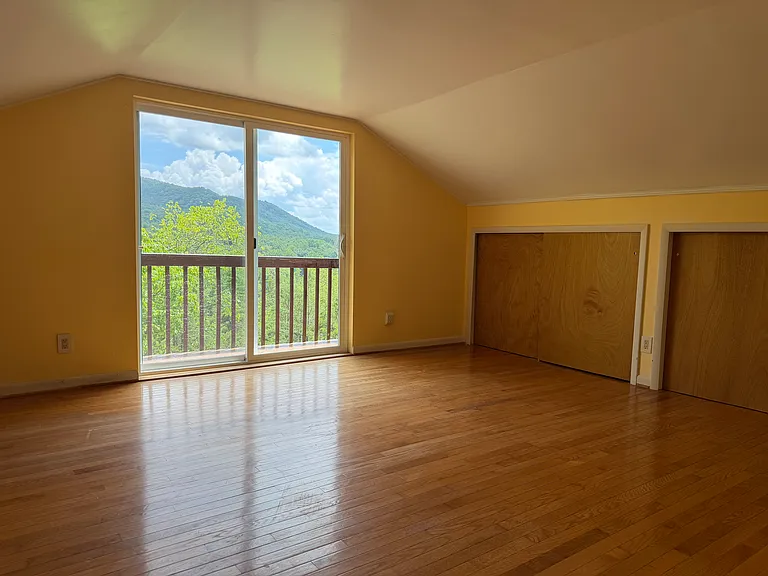 1422 Catawba Rd — Photo 17