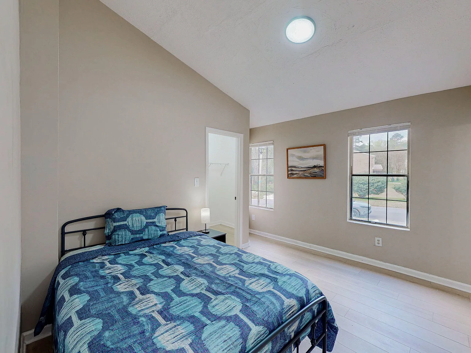 4 bed, 6.0 bath, 3000 sqft, $957 — Photo 2