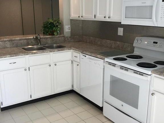 4th image of 520 Bella Vista Ct S #20