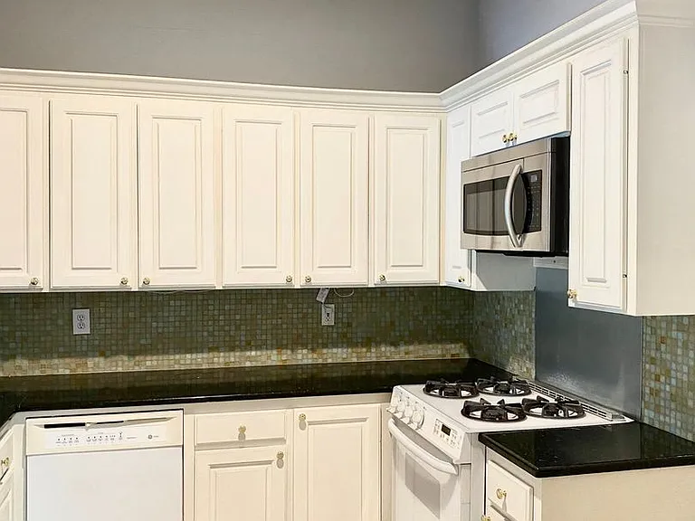 18 Charleston Cir — Photo 8