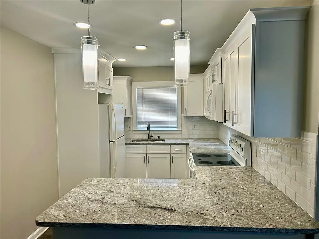 Building Photo - 2961 Stone Mountain St