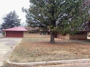 315 S Madden St, Shamrock, TX 79079