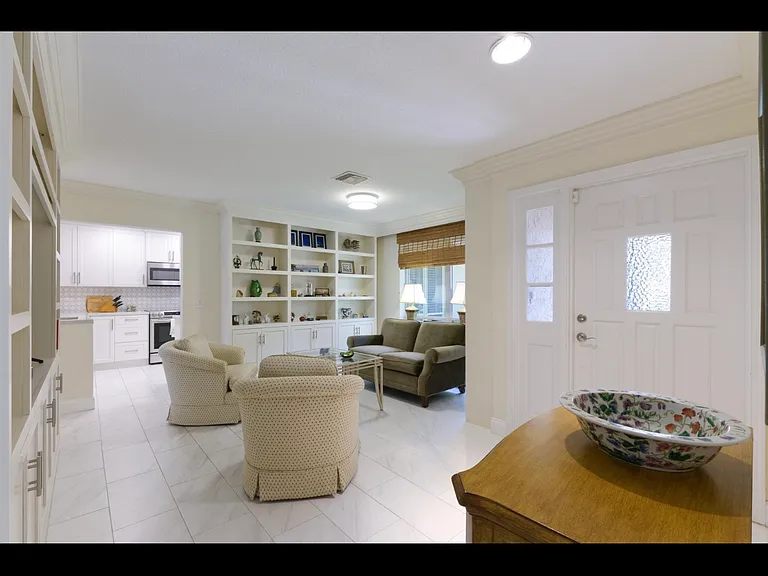 15 Tournament Blvd — Photo 10