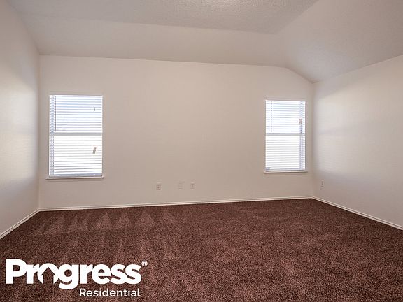 5th image of 1005 Essex