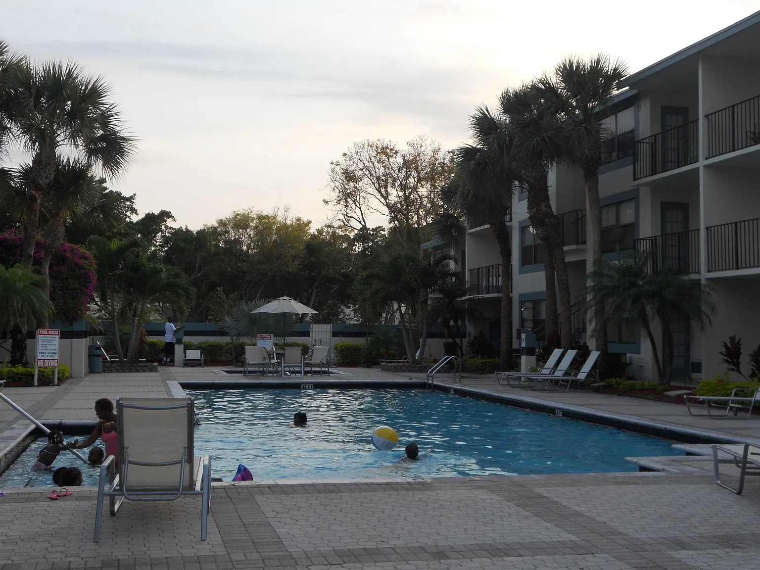 1 bed, 1.0 bath, 728 sqft, $1,495 — Photo 3
