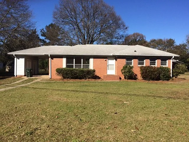 100 Briardale Ave photo 1