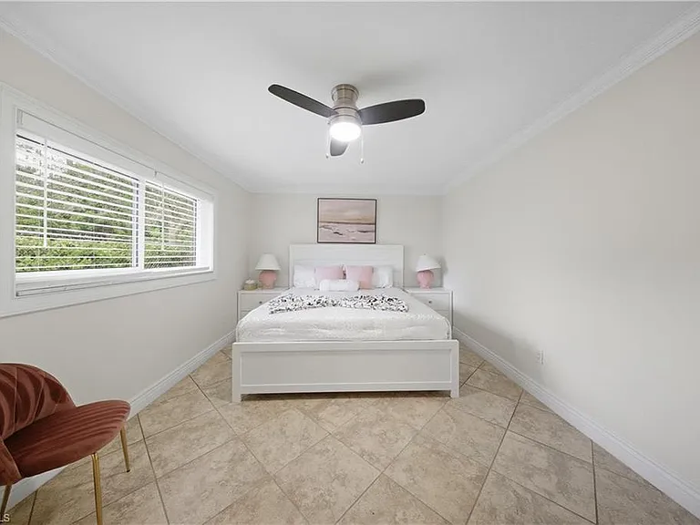 2473 Poinciana St — Photo 32