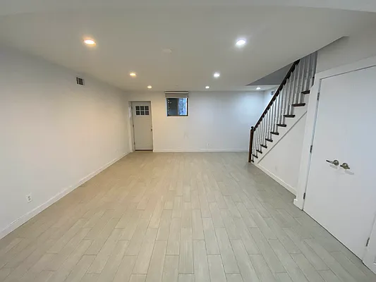 Rented by Premier Metro Realty Corp | media 29