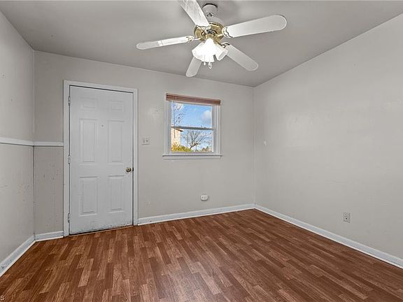 5th image of 630 Holly St