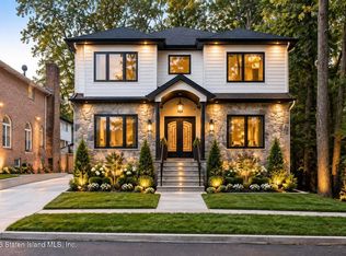 85 Trenton Ct, Staten Island, NY 10309