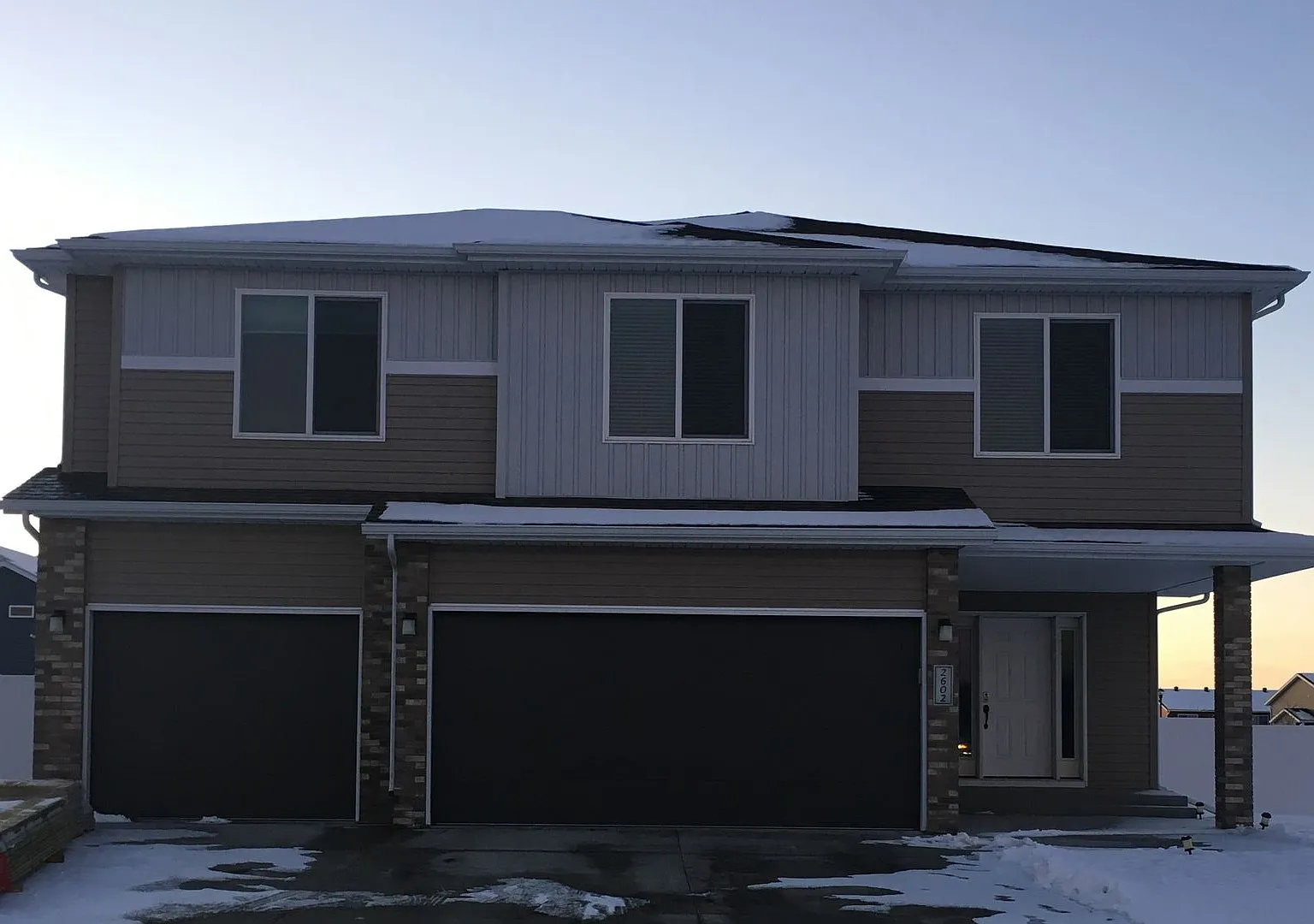 4 Bed 3 Bath Single Family Home — Photo 1