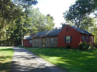 466 Laurel Pine Rd, Cresco, PA 18326