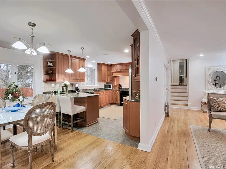 8 Lone Pine Ln — Photo 11