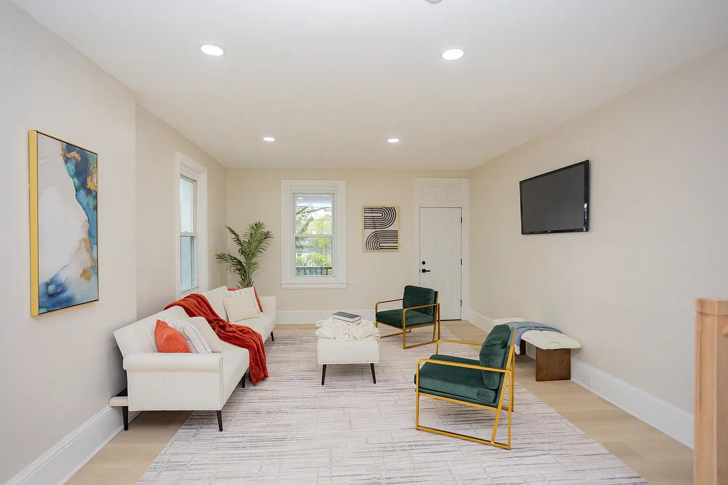 6 bed, 3100 sqft, $4,000 — Photo 3