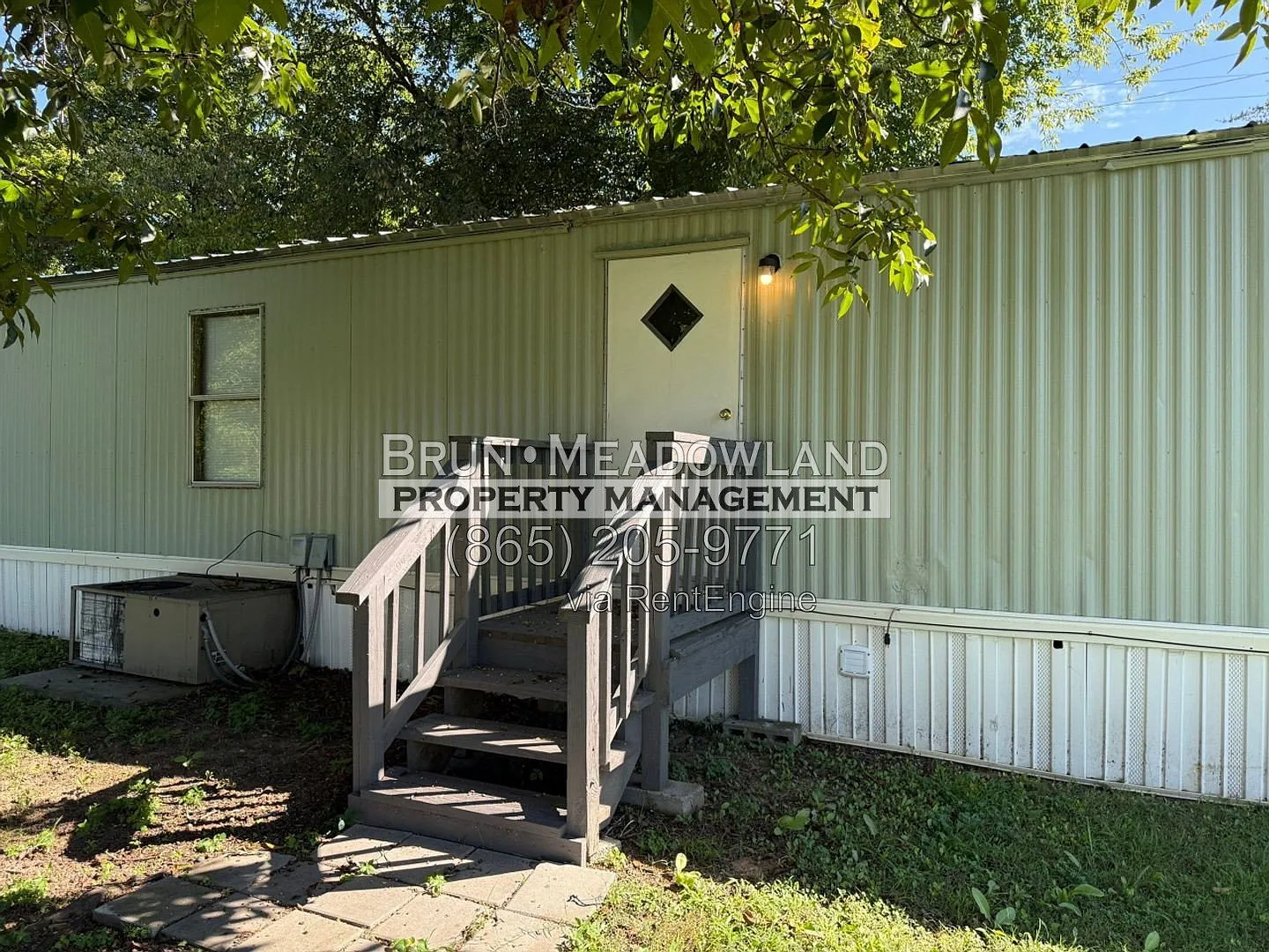 2 bed, 1.0 bath, $950 — Photo 2