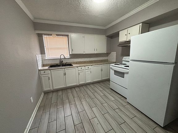 5th image of 4122 Cherokee St APT 1