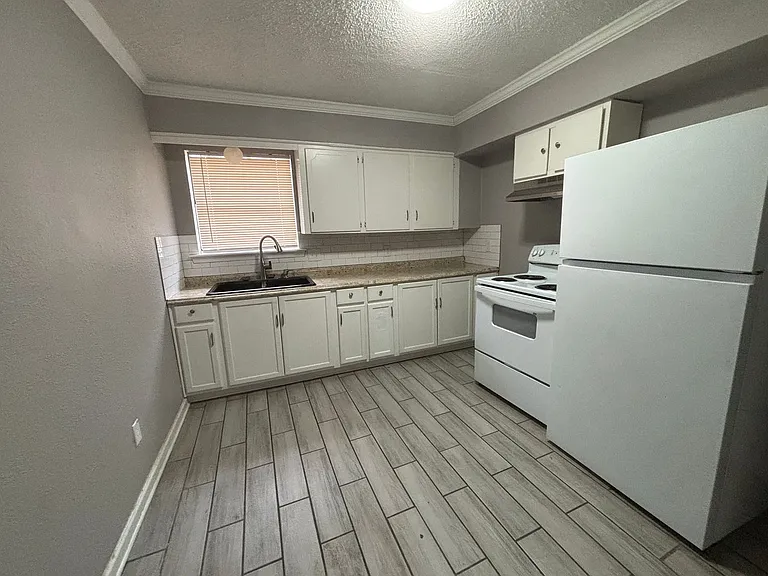 4122 Cherokee St — Photo 5