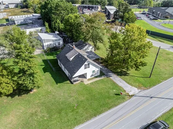 722 Oak Ave, Springdale, AR 72764