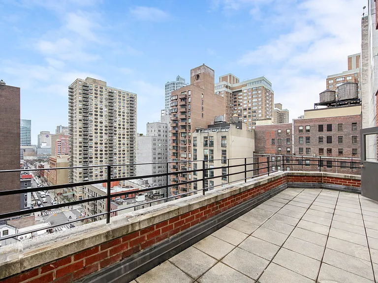 141 E 33rd St #15G — Photo 15