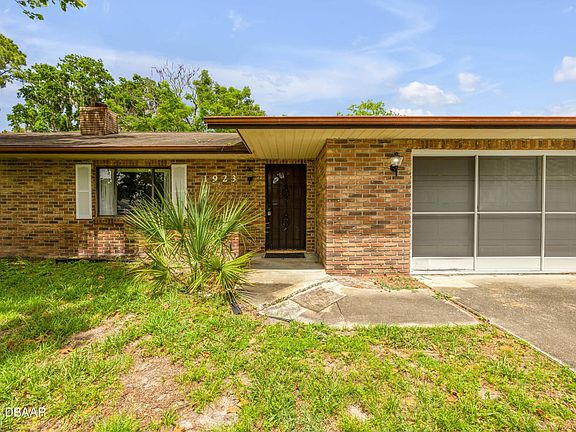 4th image of 1923 Sabal Palm Dr
