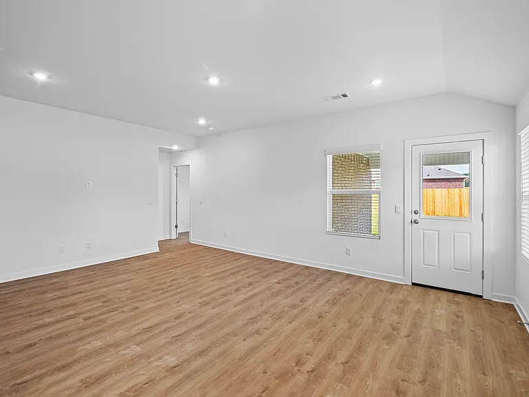 523 Nevada St — Photo 11