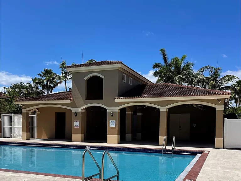 21477 SW 85th Psge #21477 — Photo 18