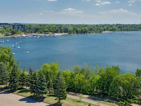 The Lakes Residences