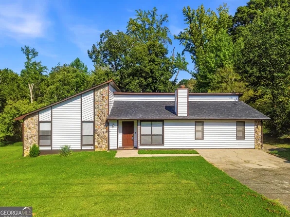 7029 Hania Dr, Fairburn, GA 30213