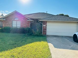 809 N Morgan Dr, Moore, OK 73160