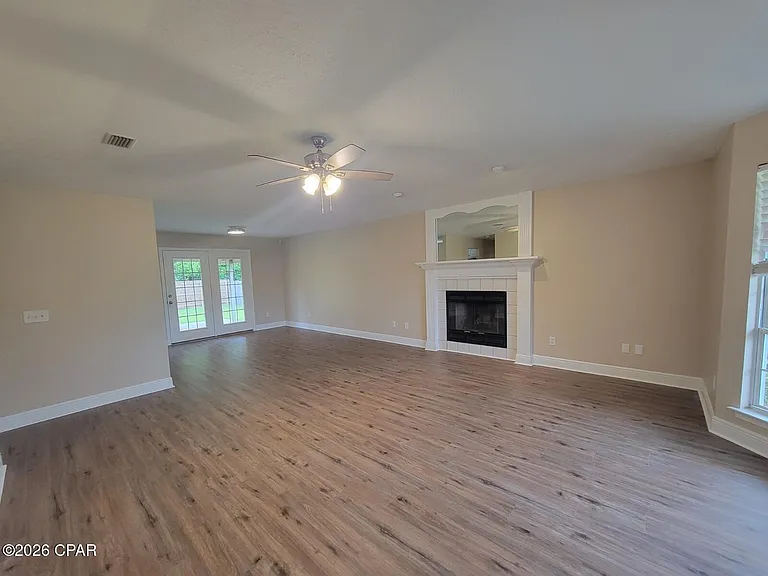 1504 Illinois Ave — Photo 4