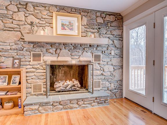 3rd image of 5115 Blackhawk Cir